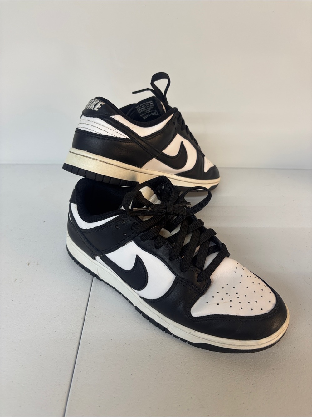 Nike Men’s Black & White Low-Top Dunk Style Sneakers